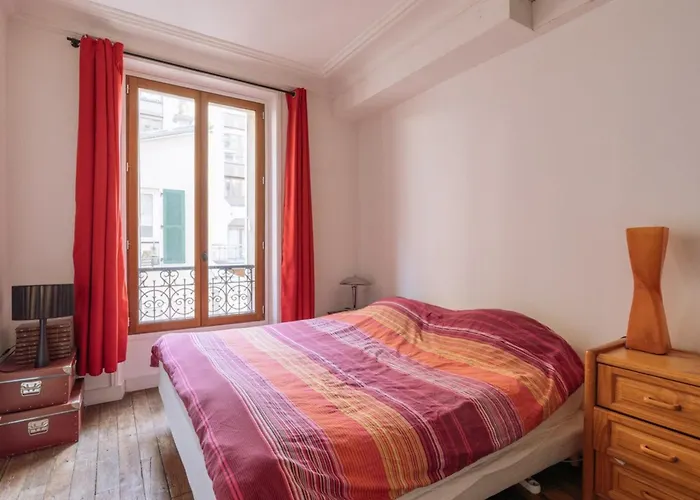 Luminous Parisian-Style 1Bd Apartmentbelleville