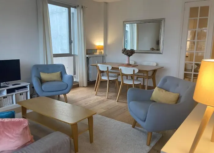 Appart. 100M², 4 Pieces, 2 Salle De Bains, Calme.