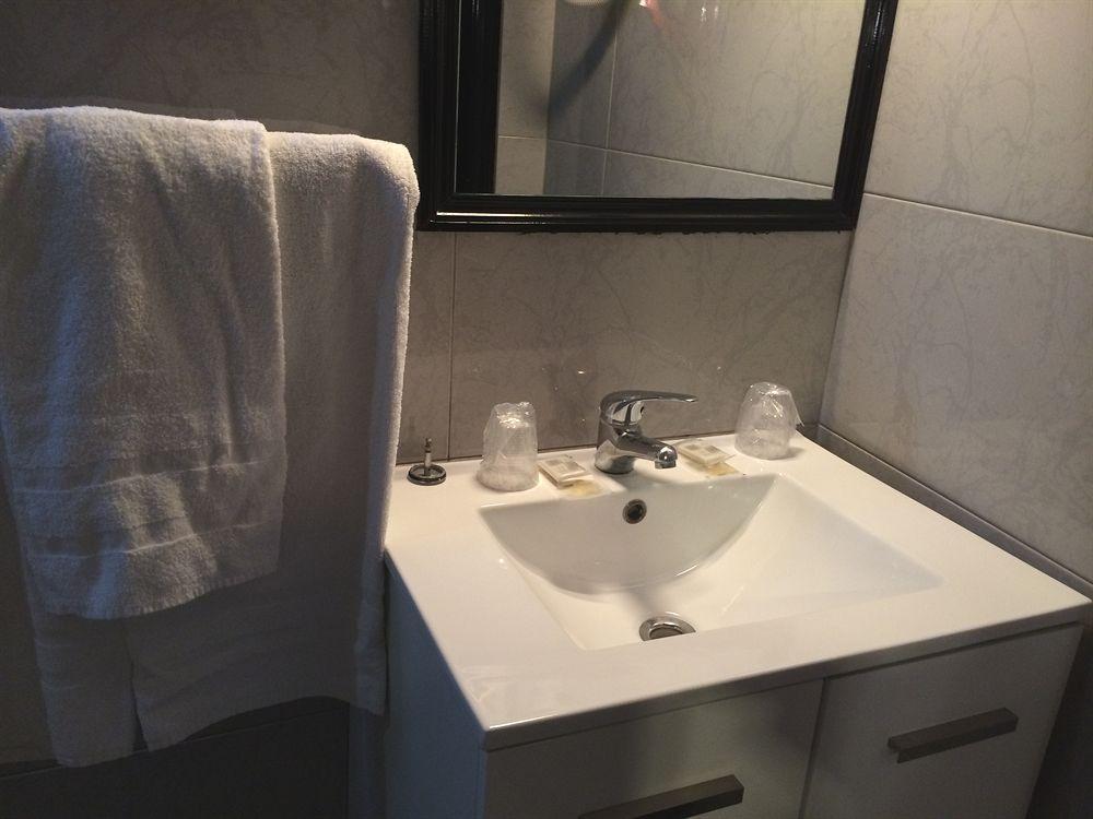 Hipotel Voltaire Bastille 3* Paris