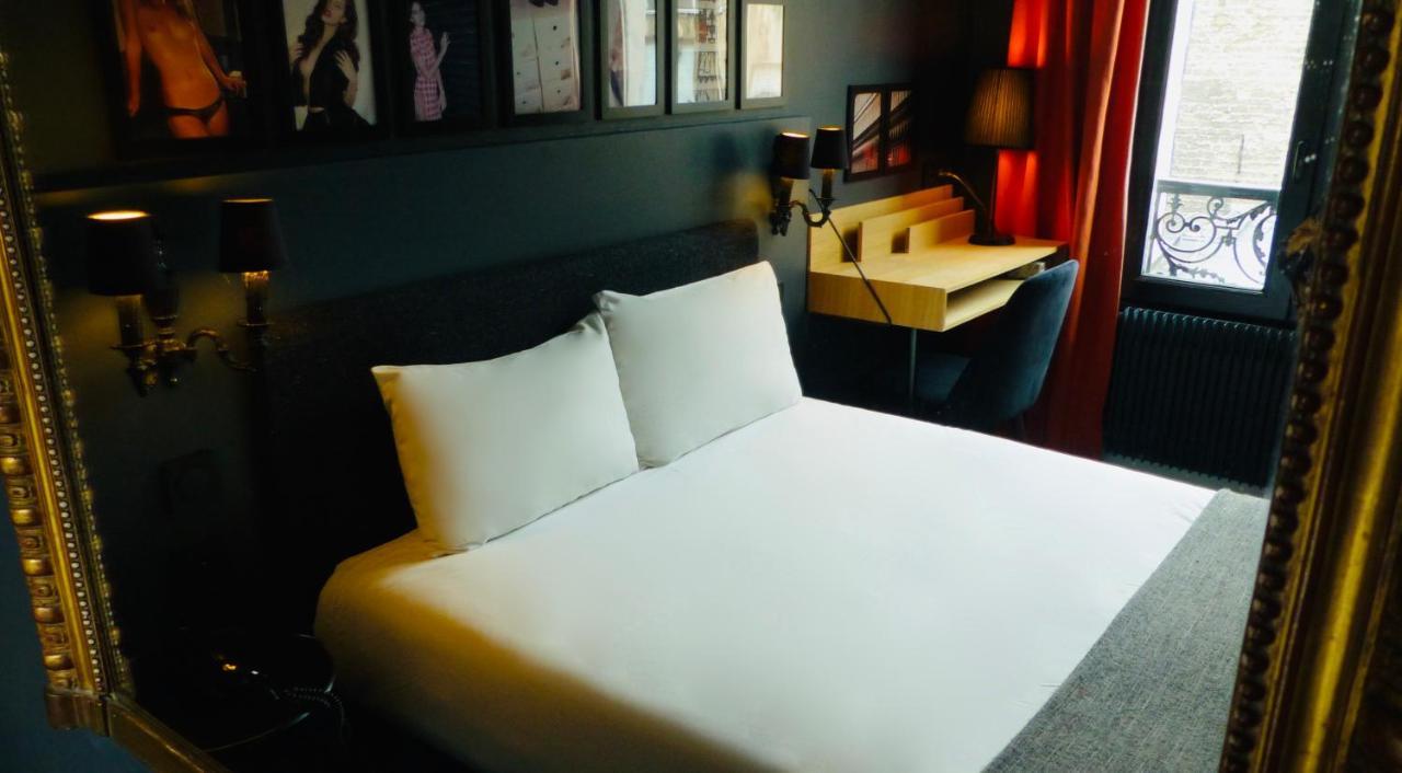 Noir 3* Paris