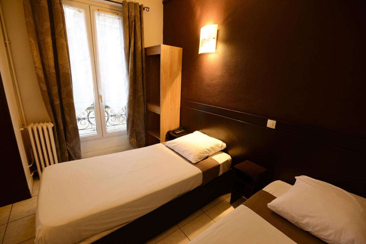 Du Mont Louis Hotel