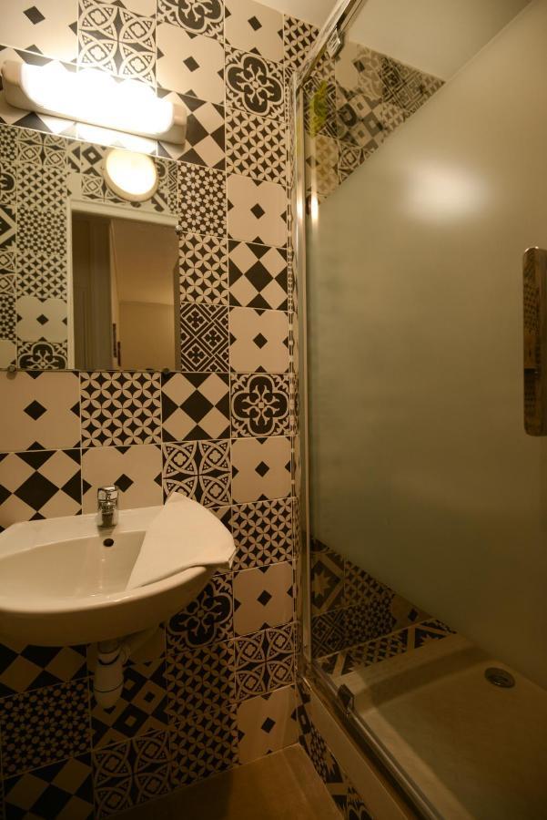 Hotel Du Mont Louis Paris