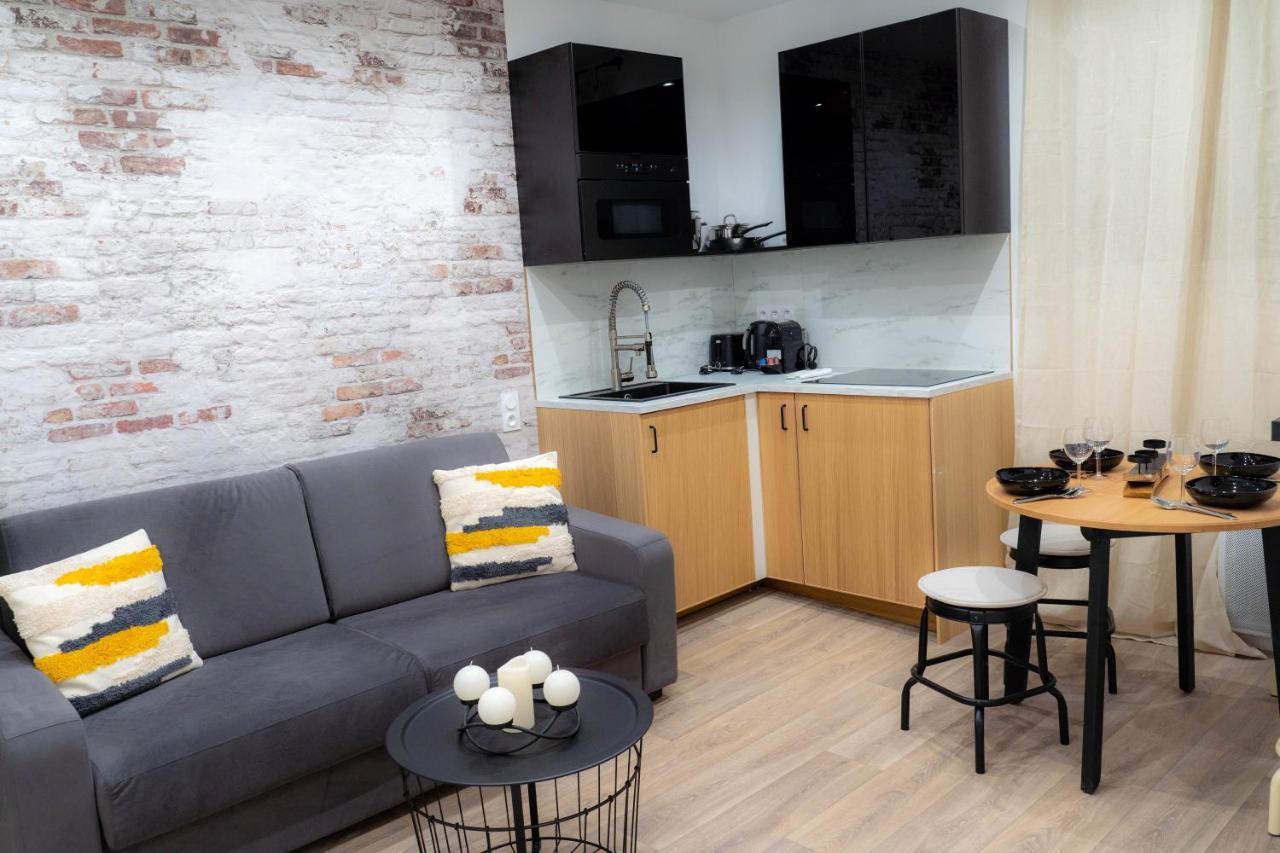 Rent A - Cosy 1bdr Apartment *