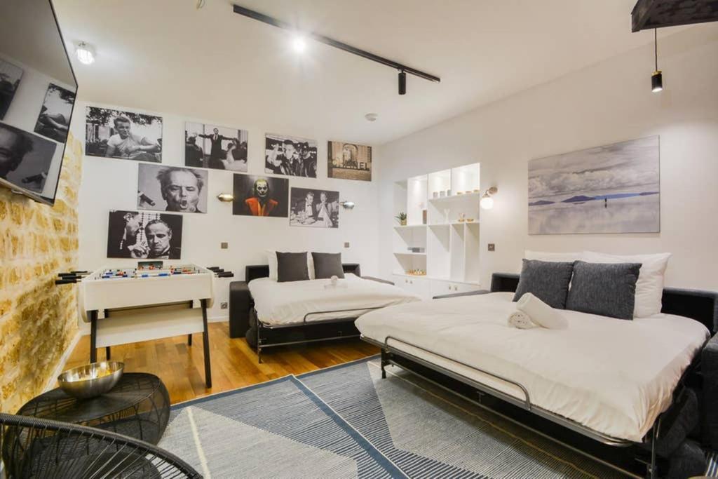 Apartment Amazing 10bed In The Heart Of Le Marais And Suprises...
