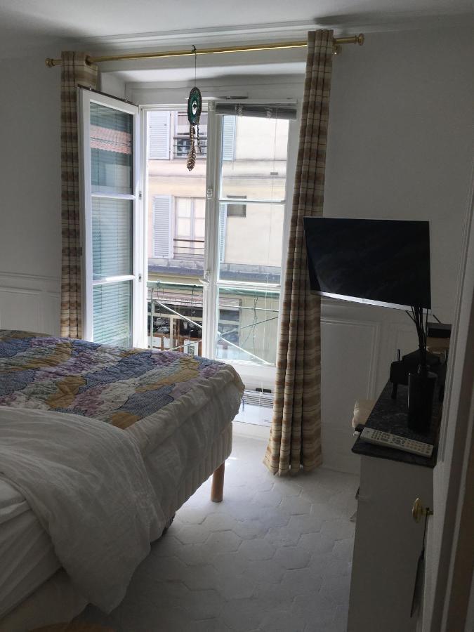 Apartment Trendy And Chic In The Heart Of Saint-germain Des Pres Paris