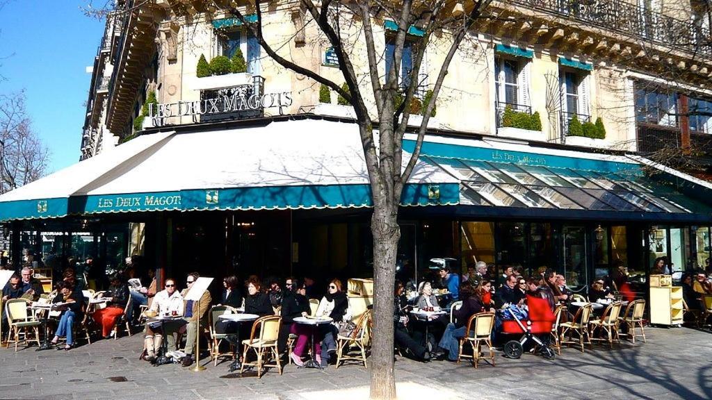 Apartment Trendy And Chic In The Heart Of Saint-germain Des Pres Paris