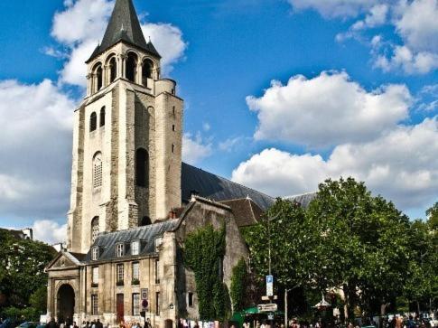 Trendy And Chic In The Heart Of Saint-germain Des Pres