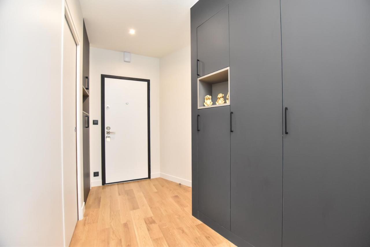 Cmg Opera Apartment
