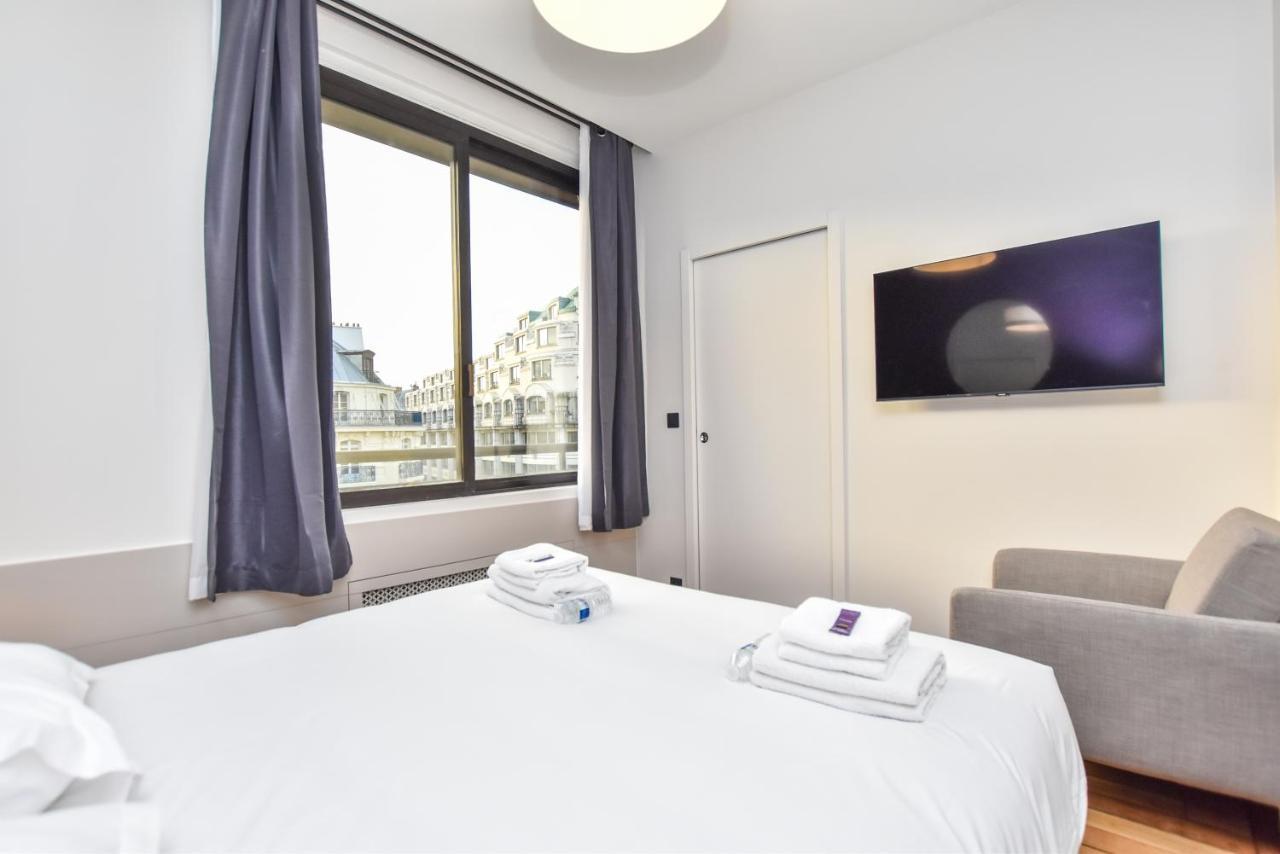 Cmg Opera Apartment