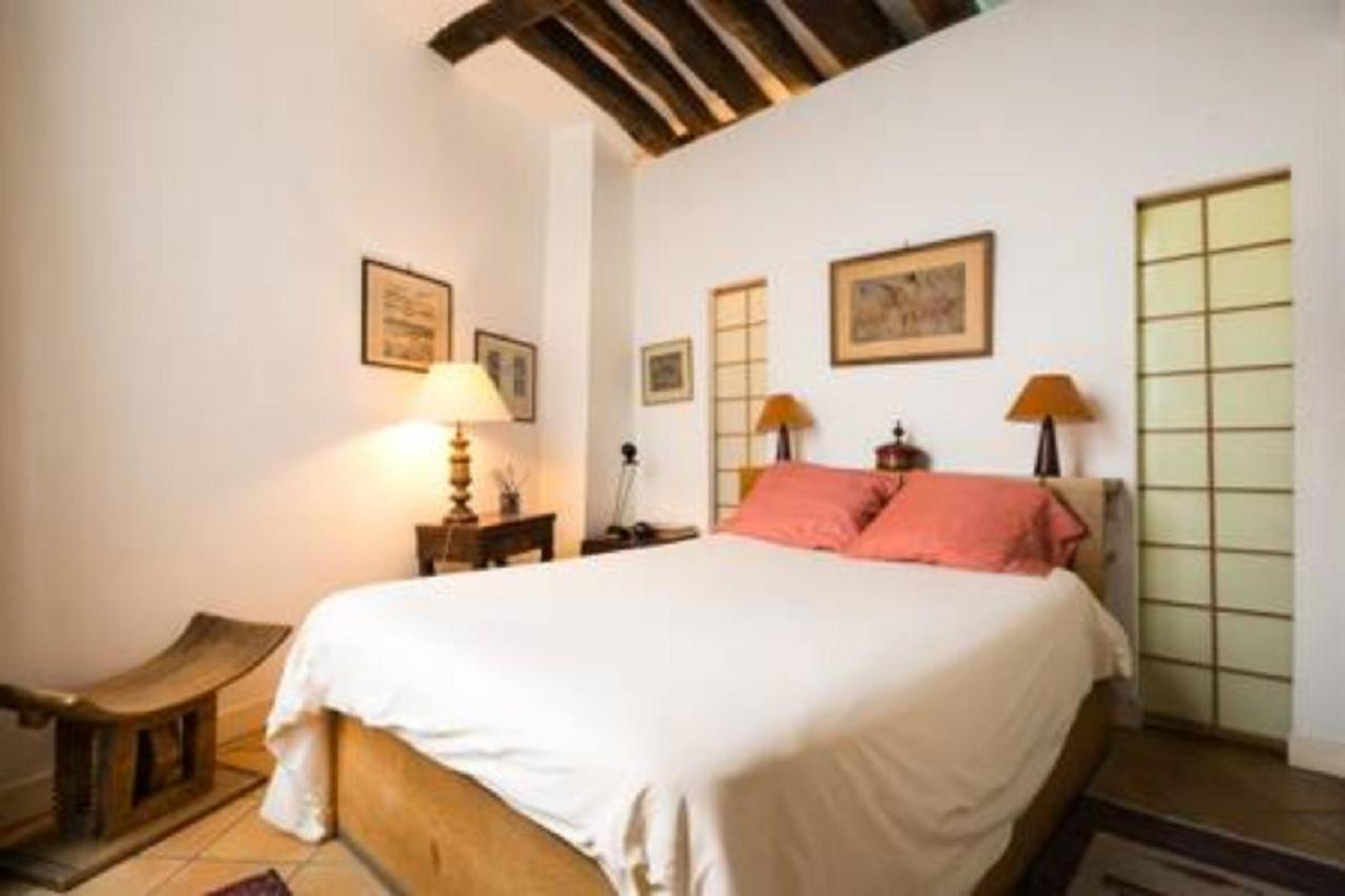 Duplex St-michel - Quartier Latin Apartment *