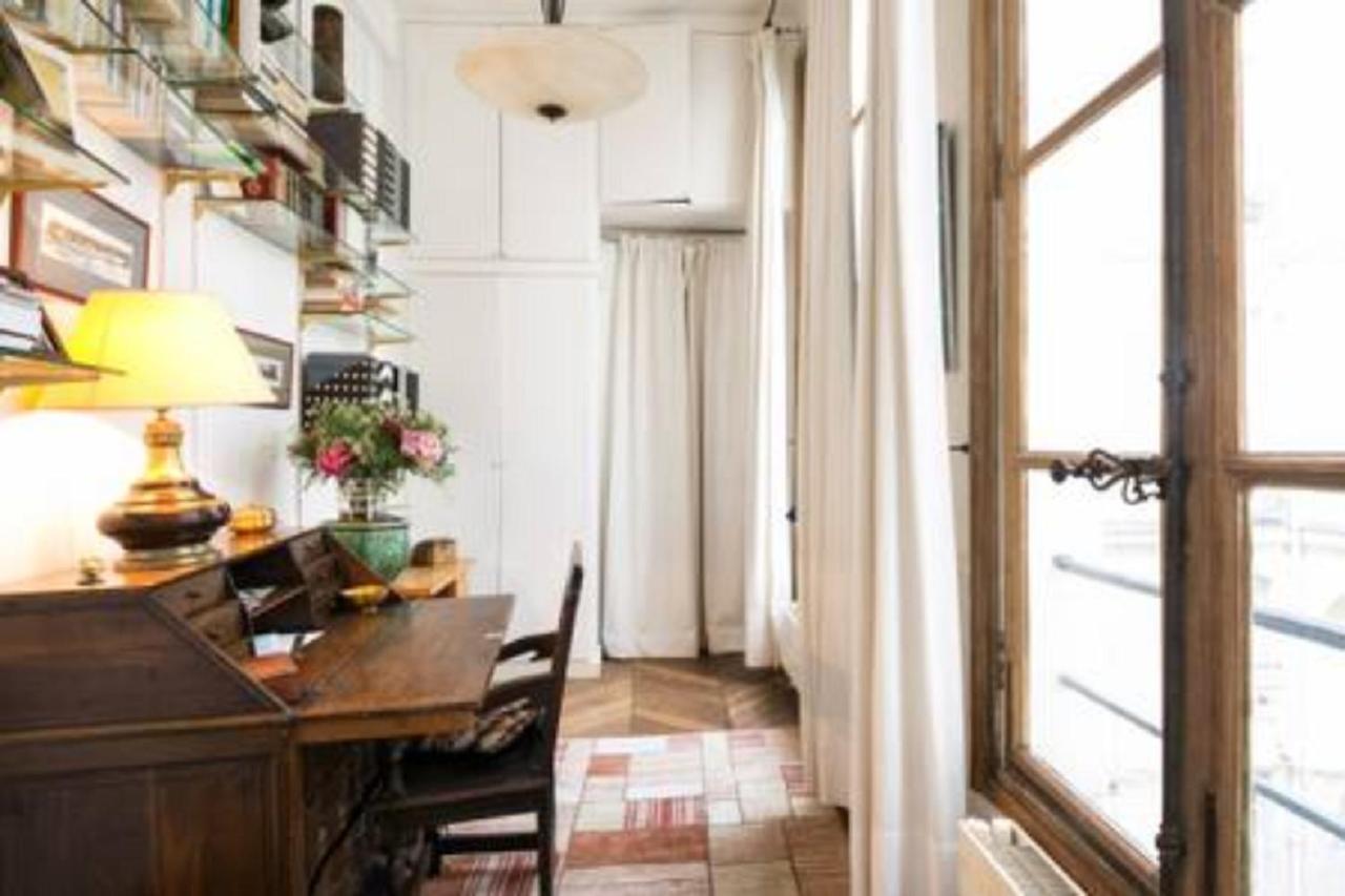 Duplex St-michel - Quartier Latin Apartment *