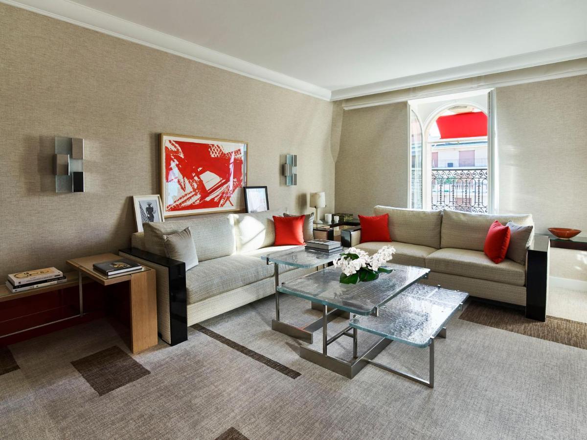 Plaza Athenee - Dorchester Collection