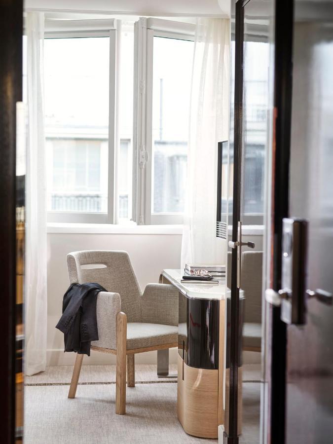 Plaza Athenee - Dorchester Collection Hotel Paris