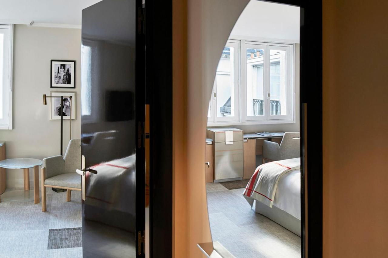 Plaza Athenee - Dorchester Collection Hotel
