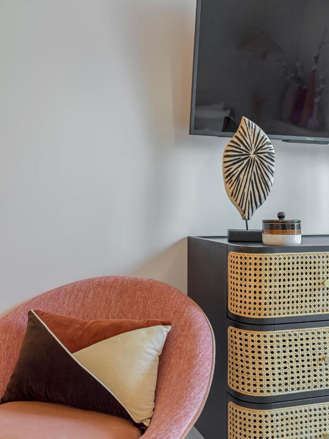 Pink & Wood Cocoon Paris