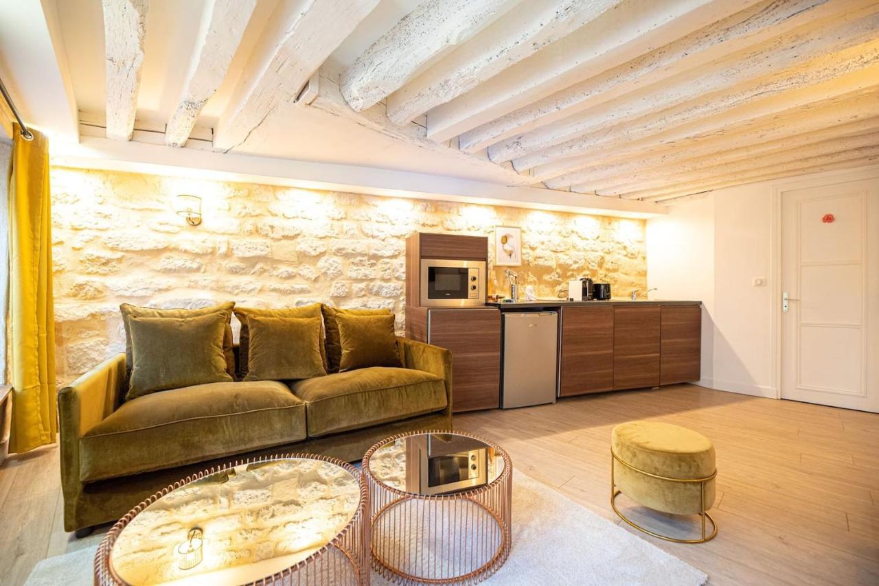 Apartment Mbm - Turenne Paris