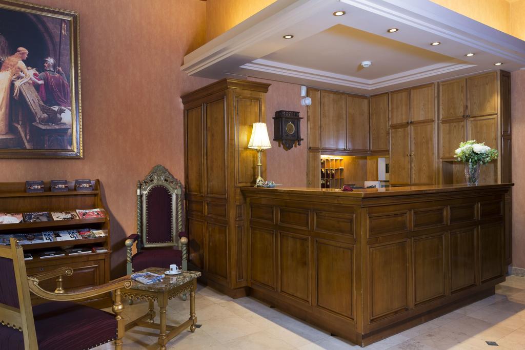 Du Palais Bourbon Hotel
