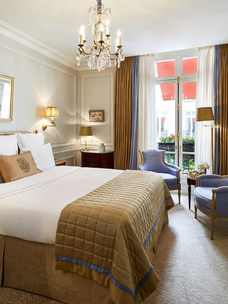 Plaza Athenee - Dorchester Collection Paris