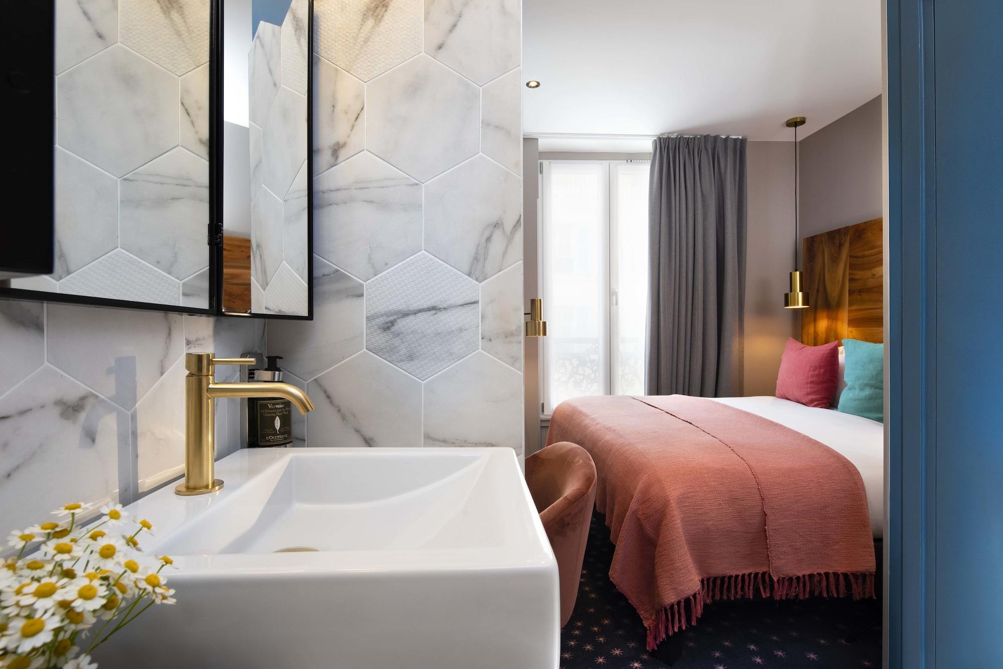 Hotel Maxim Folies