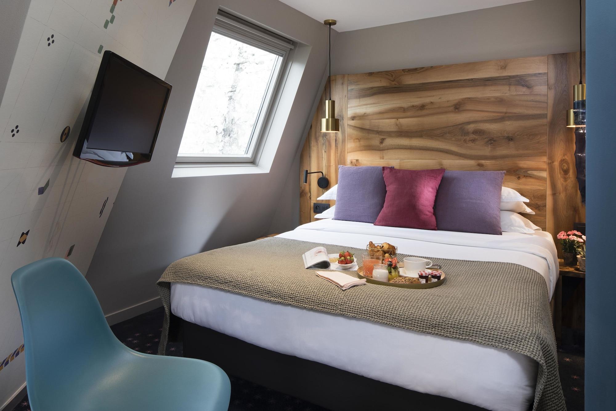 Hotel Maxim Folies