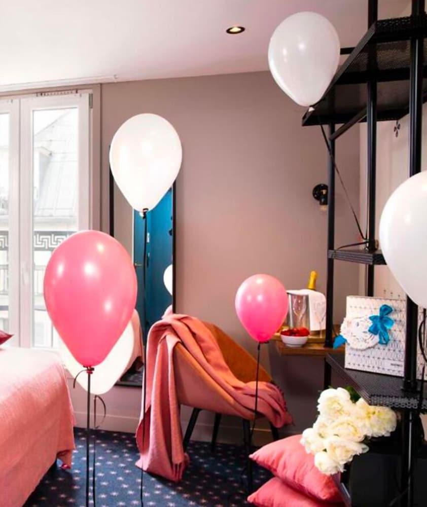 Hotel Maxim Folies