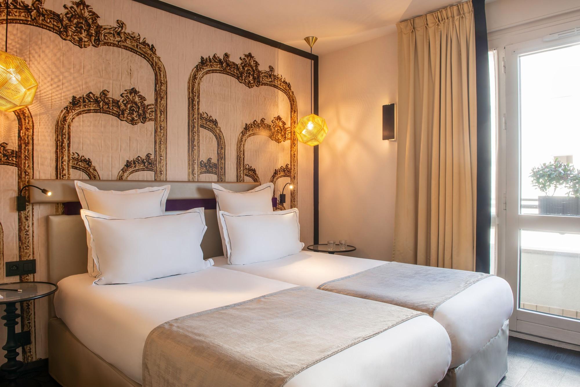 Yllen Eiffel Hotel