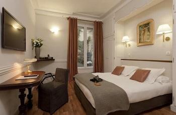 De La Porte Dorée Hotel