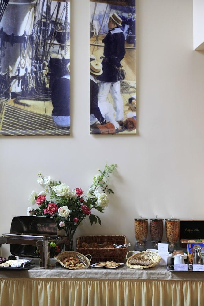 Amiral Hotel Paris