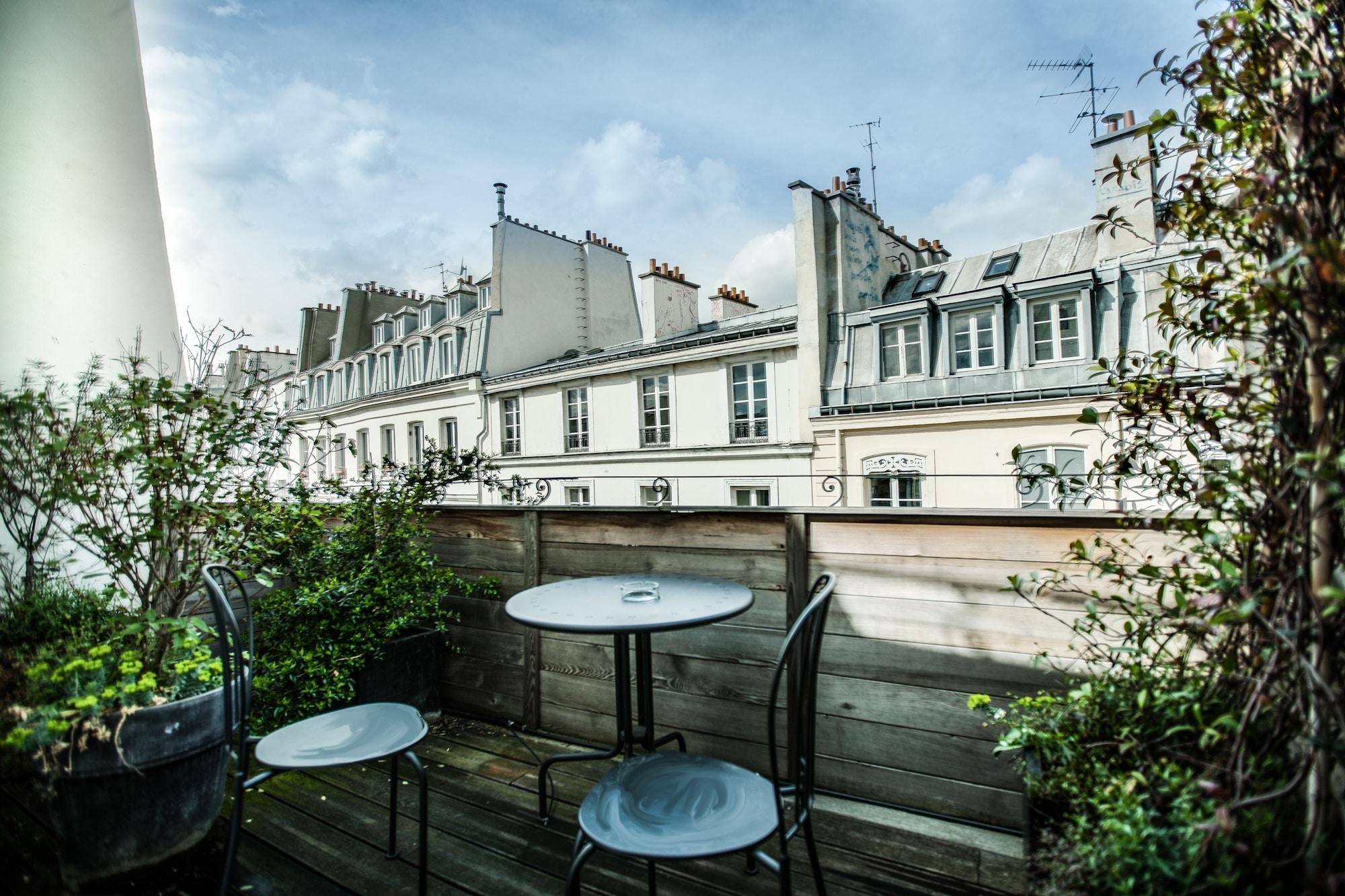 Hotel Les Theatres Paris
