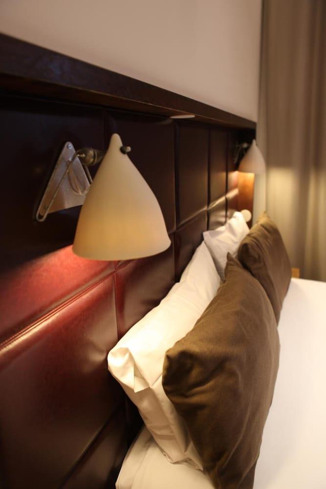 Hotel Aulivia Opera 4*