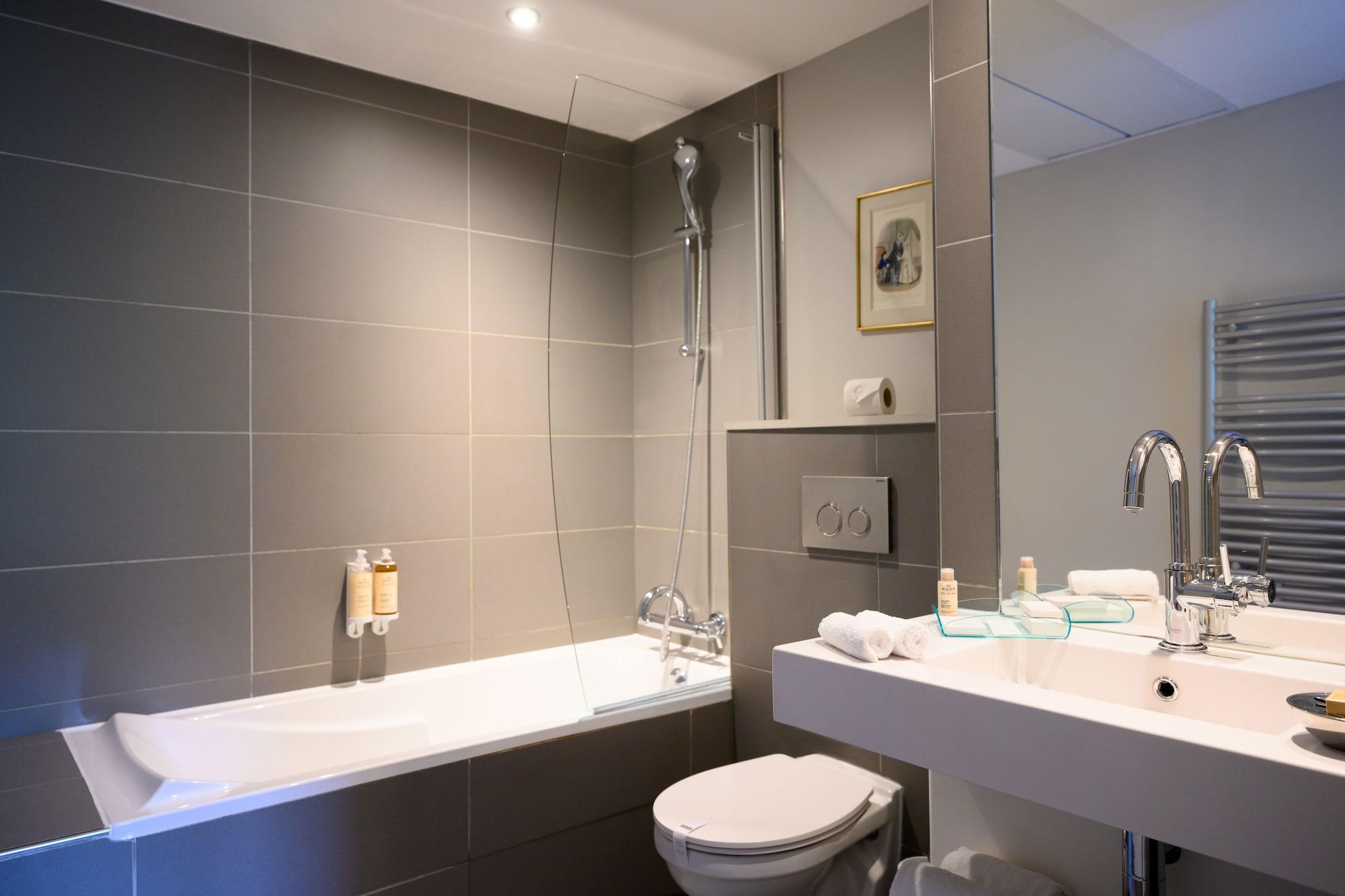 Helzear Champs-elysees 4* Paris