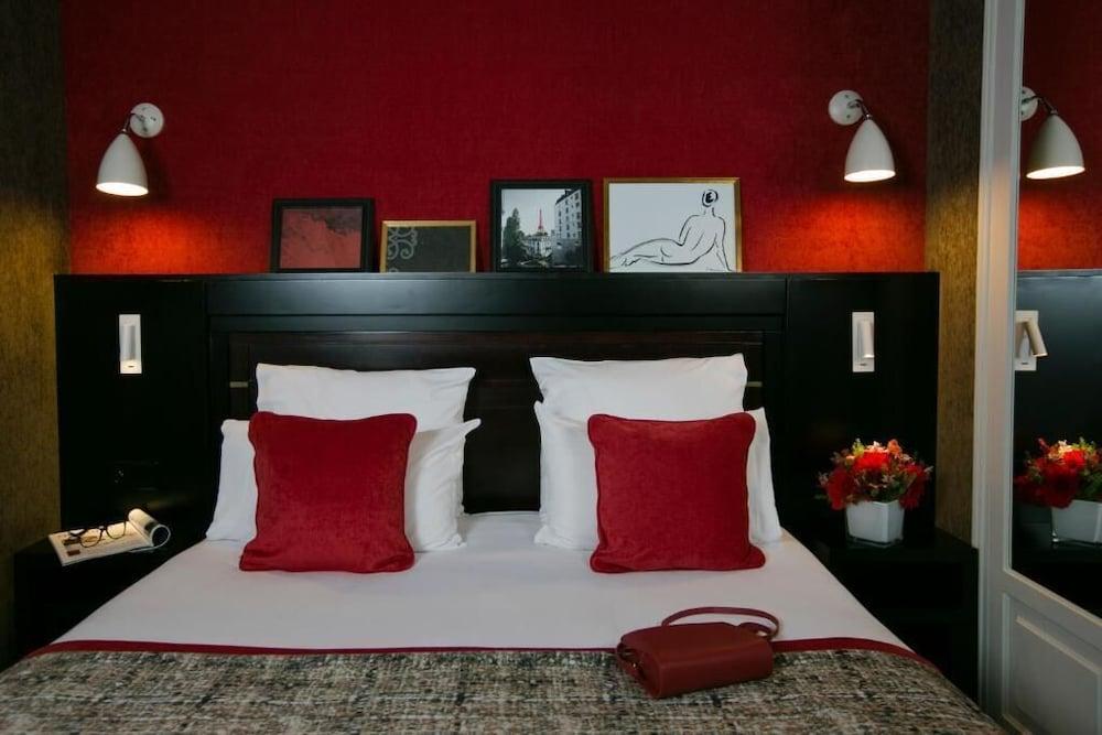 Hotel De Neuville Arc De Triomphe 4*