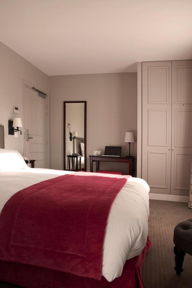 Le Relais Saint Charles 3*