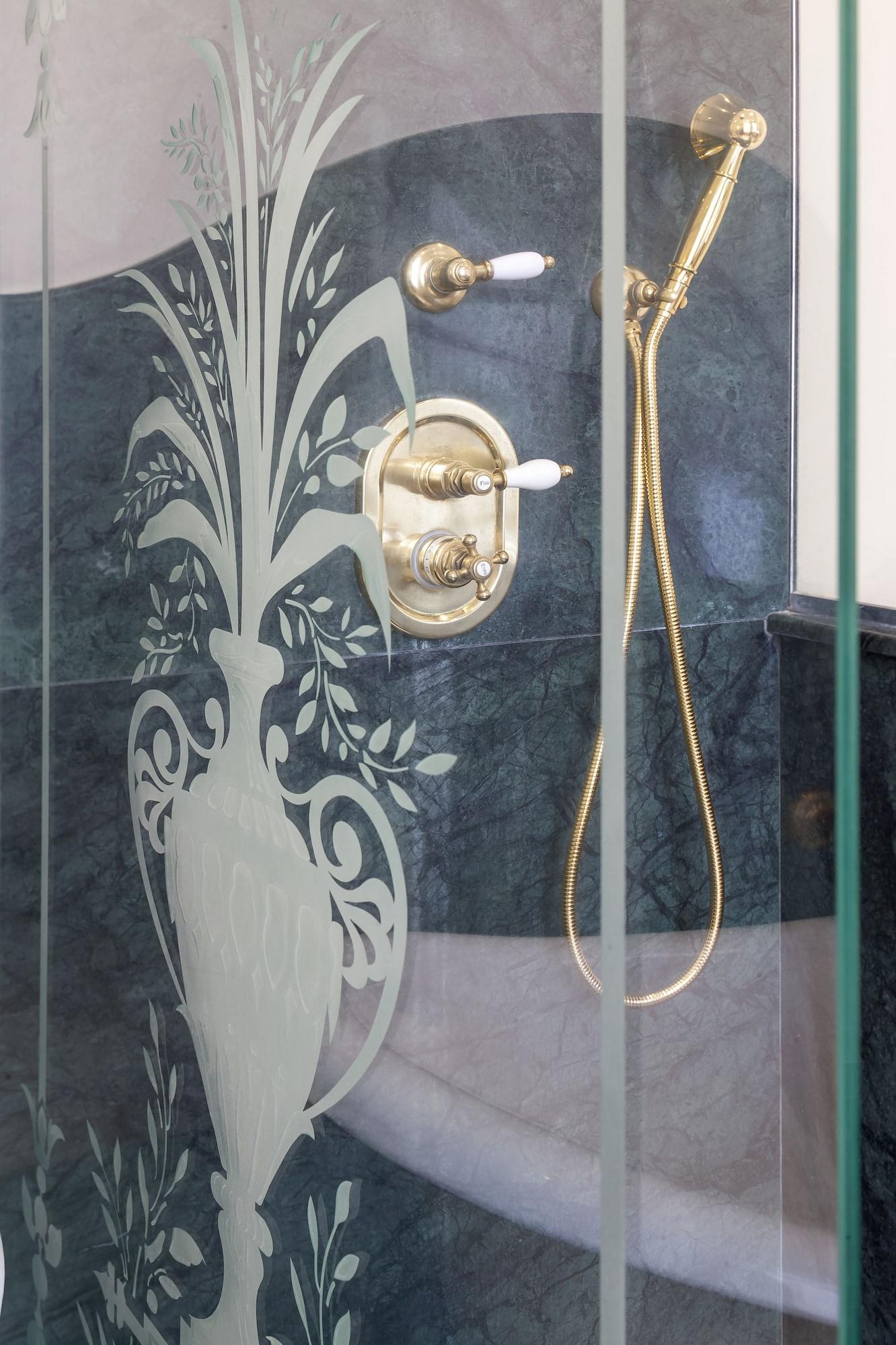 Hotel D'angleterre 3*
