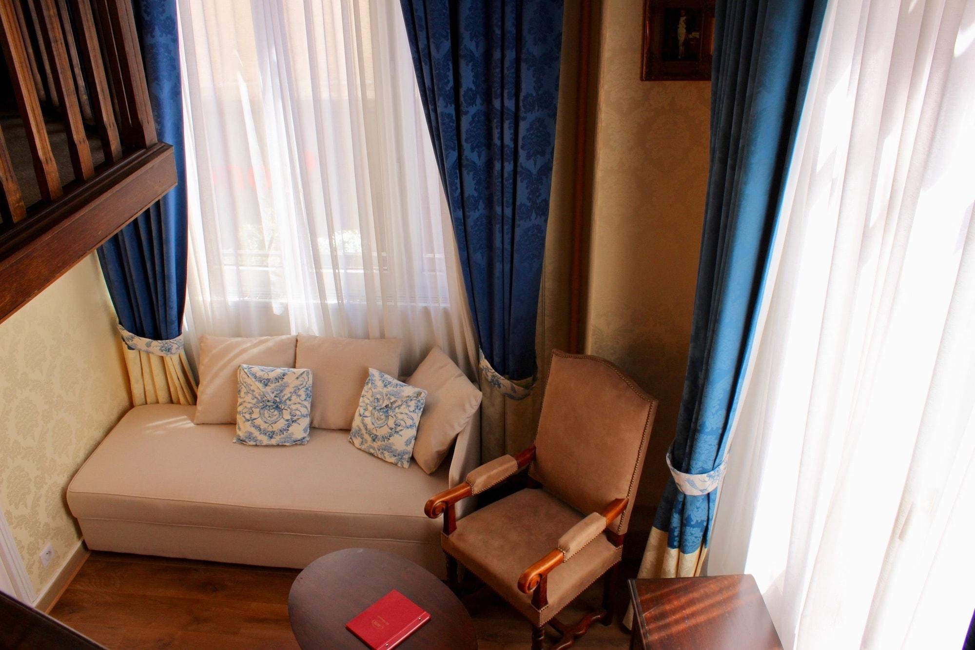 Hotel De La Bretonnerie Paris