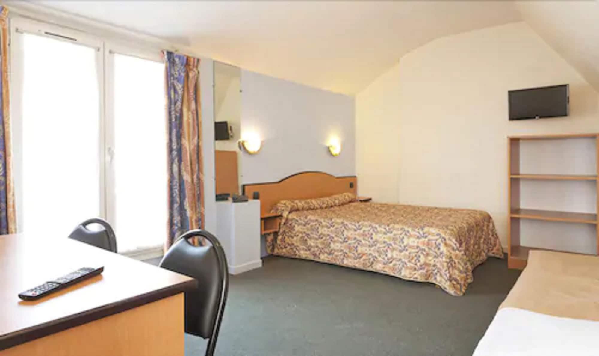 Ferney République Hotel *