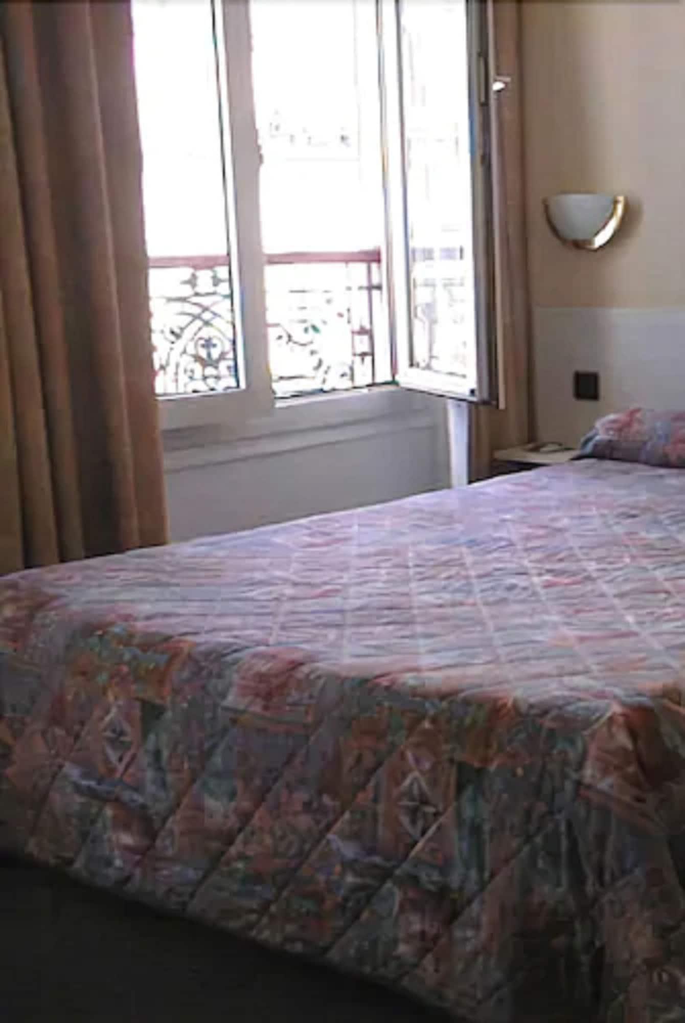 Ferney République Hotel