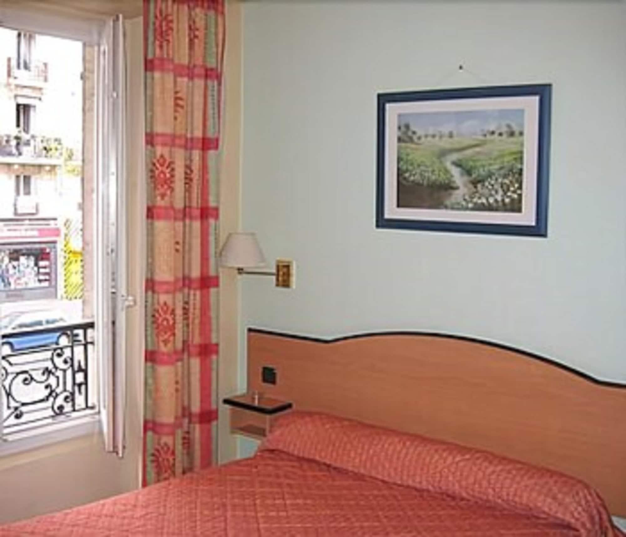 Hotel Ferney République Paris
