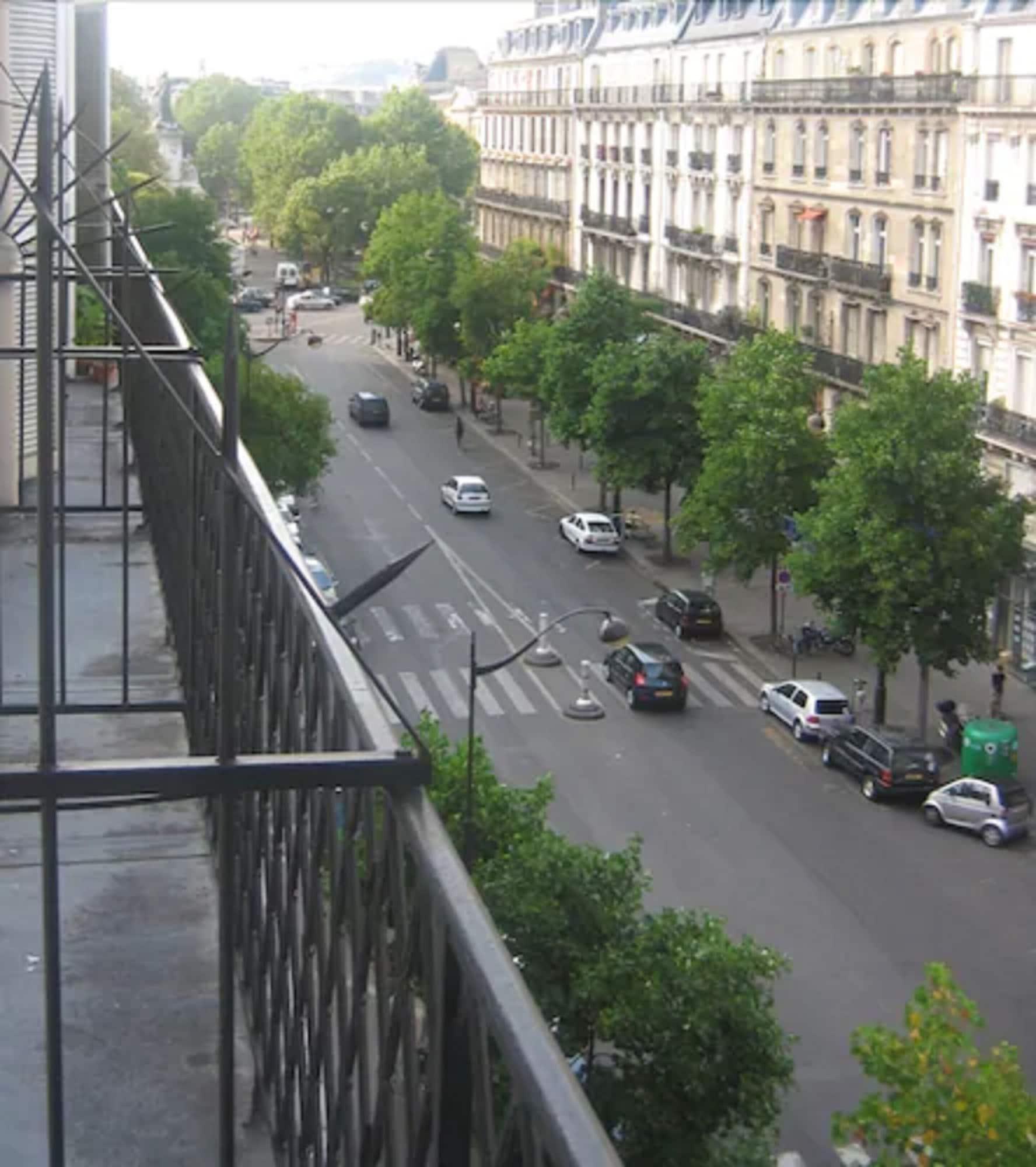 Ferney République Paris