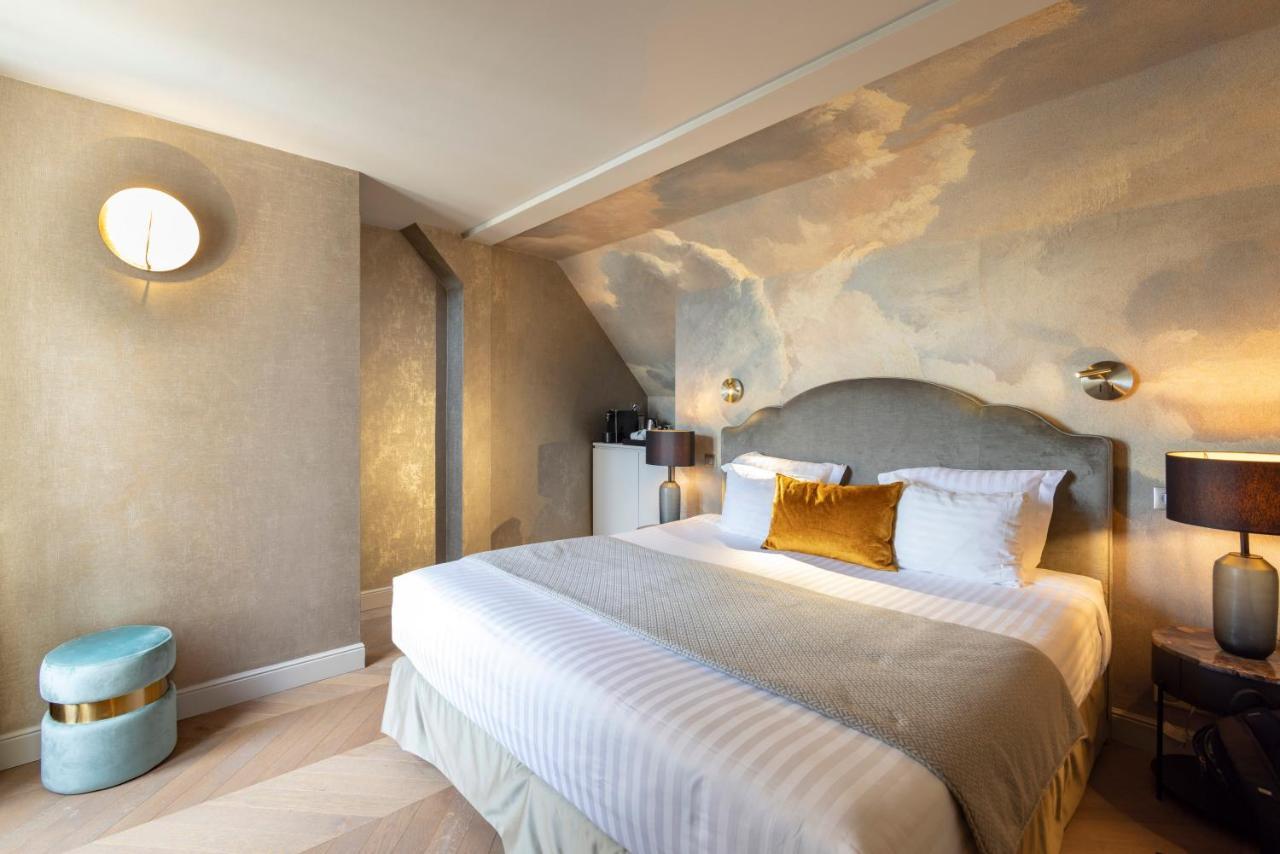 Foch Hotel