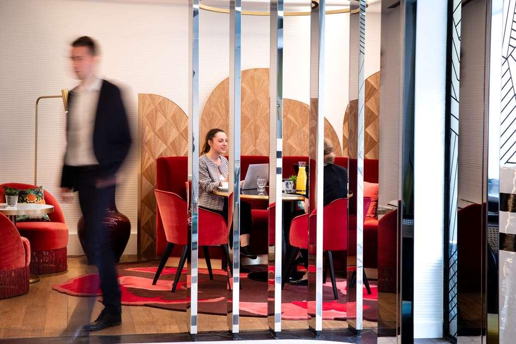 Victor Hugo Kleber Hotel Paris