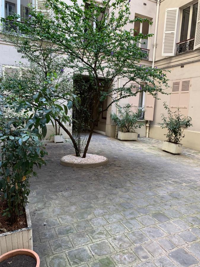 Appartement - Etoile - Rue Des Acacias Paris