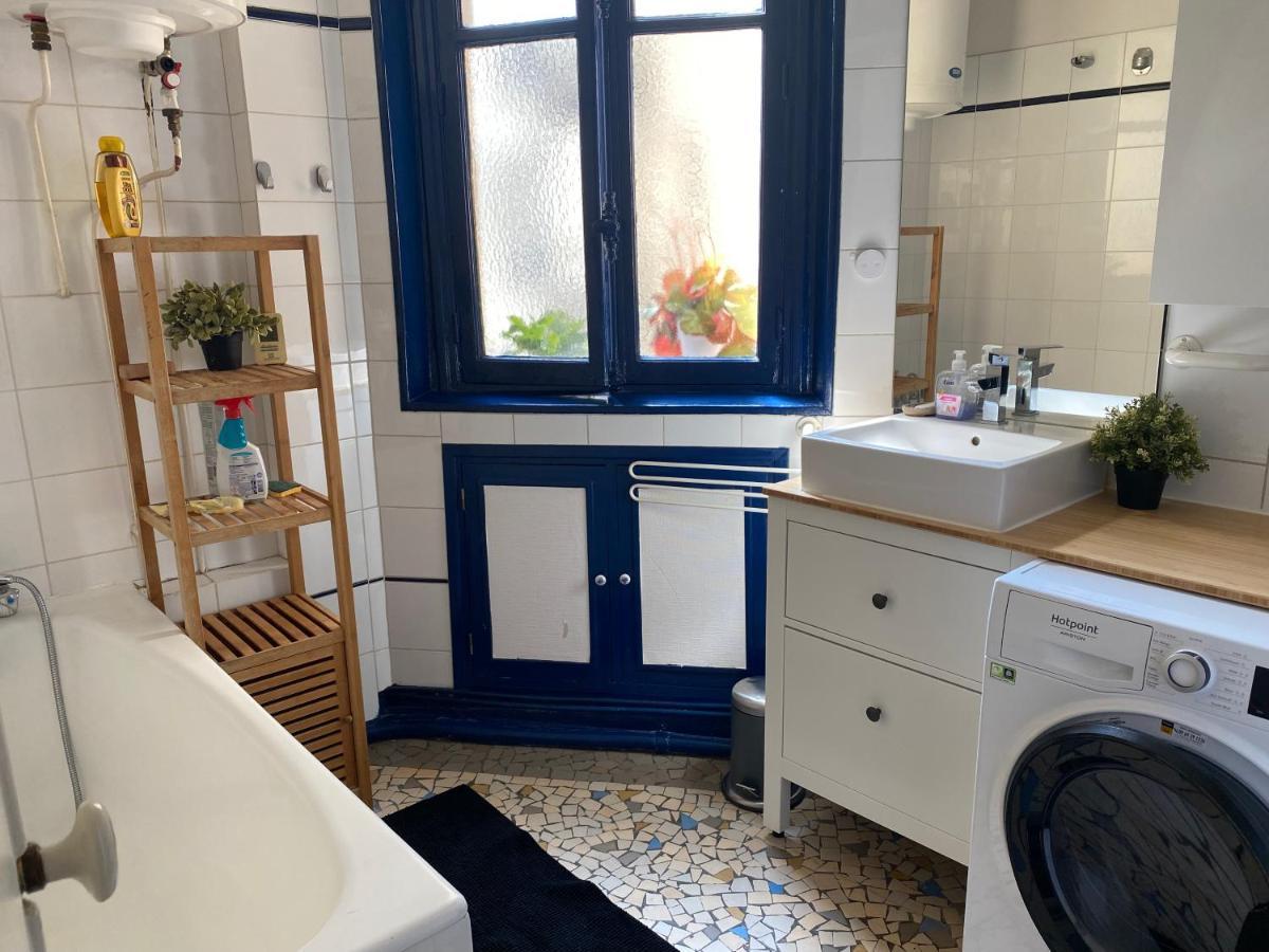 Grand F2 Avec Vue Sur La Maison De Georges Brassens *