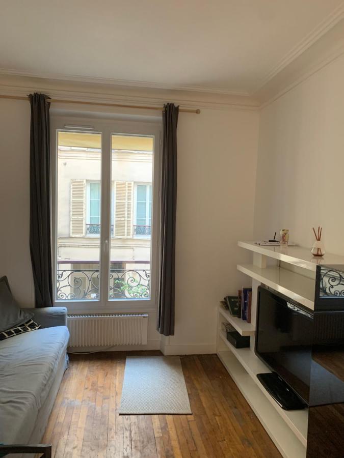 - Etoile - Rue Des Acacias *