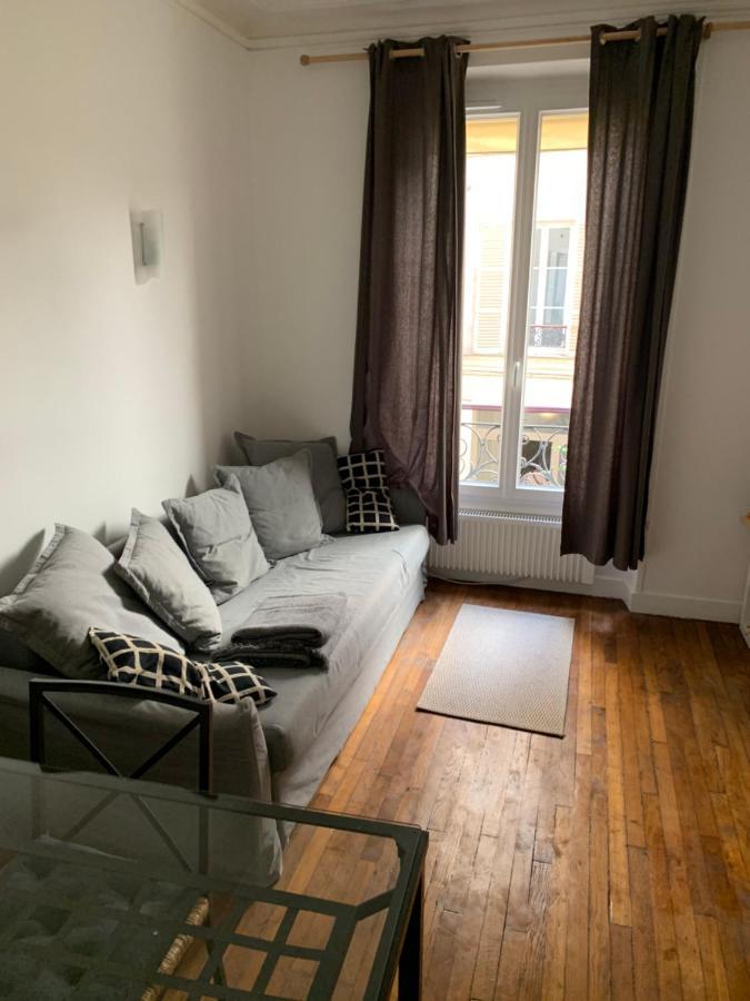 - Etoile - Rue Des Acacias *