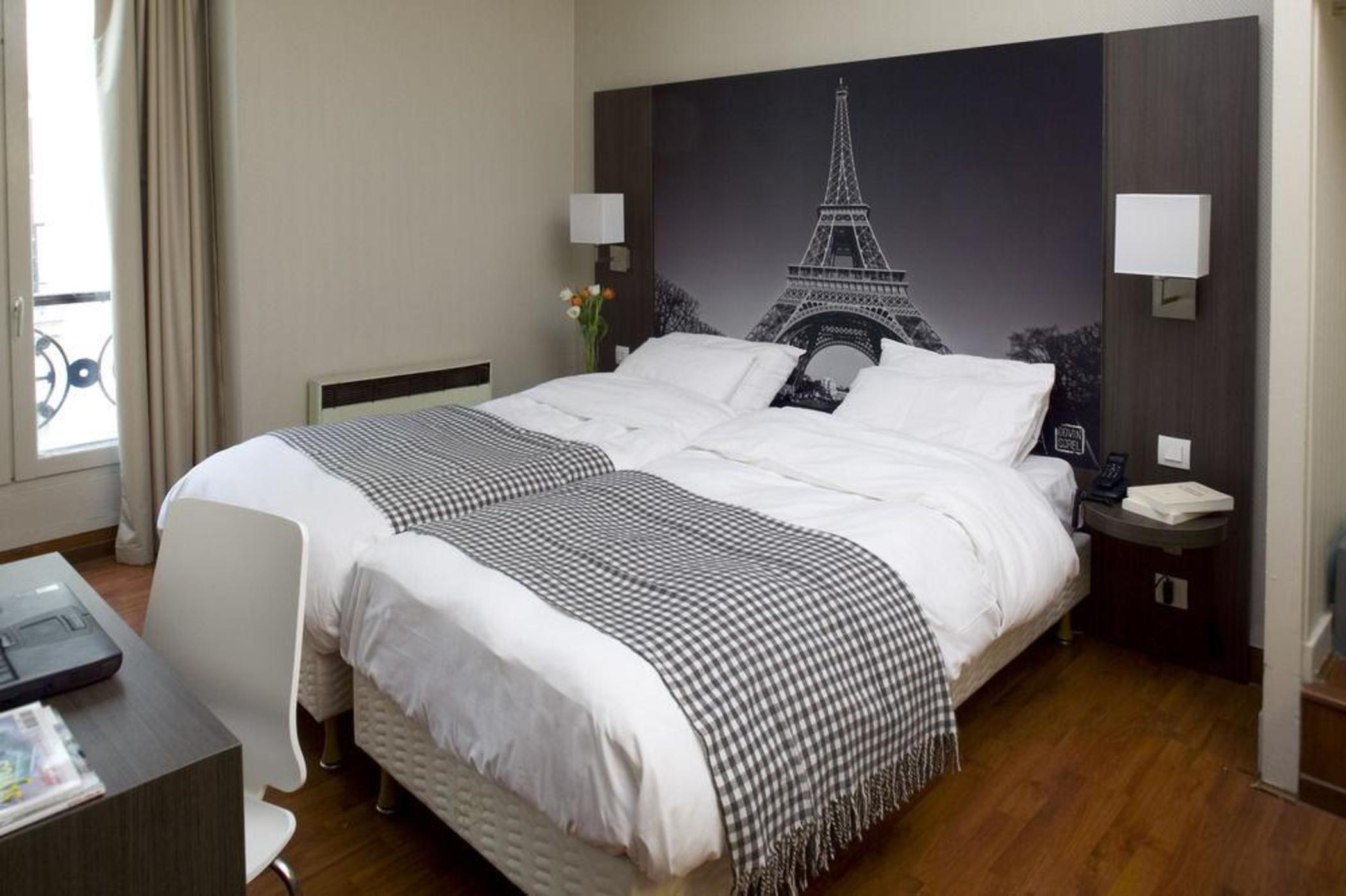 Victoria 2* Paris