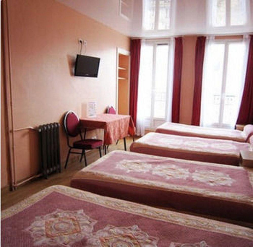 Hotel Hipotel Voltaire Bastille 3*