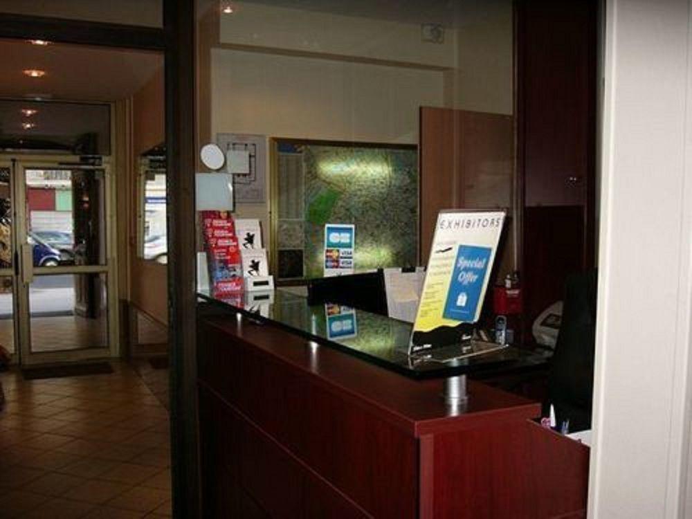 Hotel Hipotel Voltaire Bastille Paris