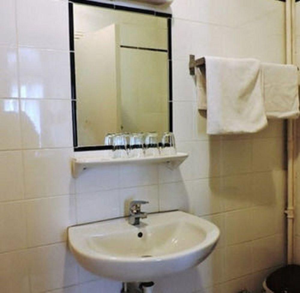 Hipotel Voltaire Bastille Hotel