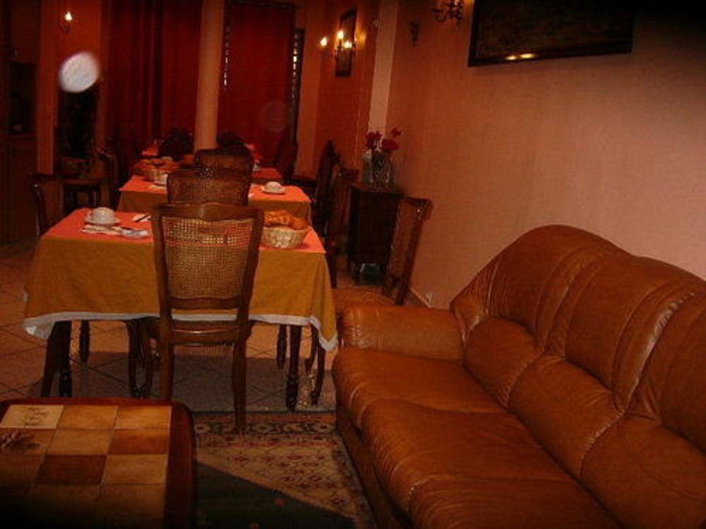 Hipotel Voltaire Bastille Hotel